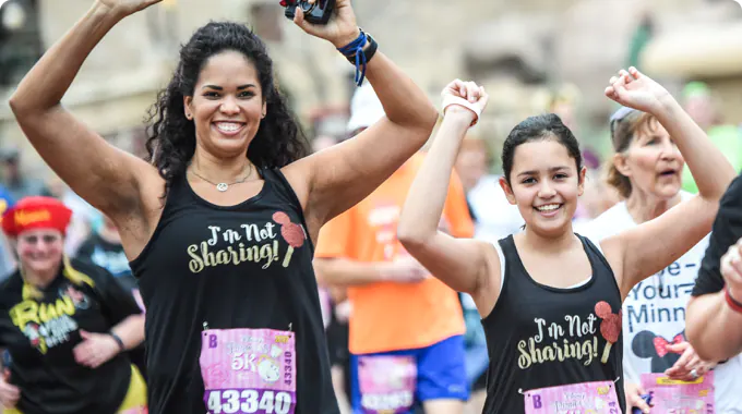 rundisney-marathon-runners