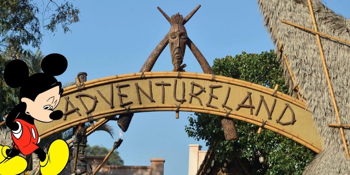 sad-mickey-adventureland-disney