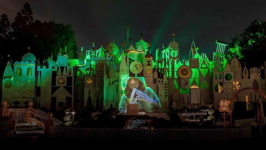 encanto-projection-its-a-small-world
