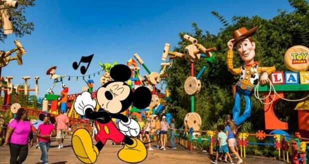 toy-story-land-mickey-mouse