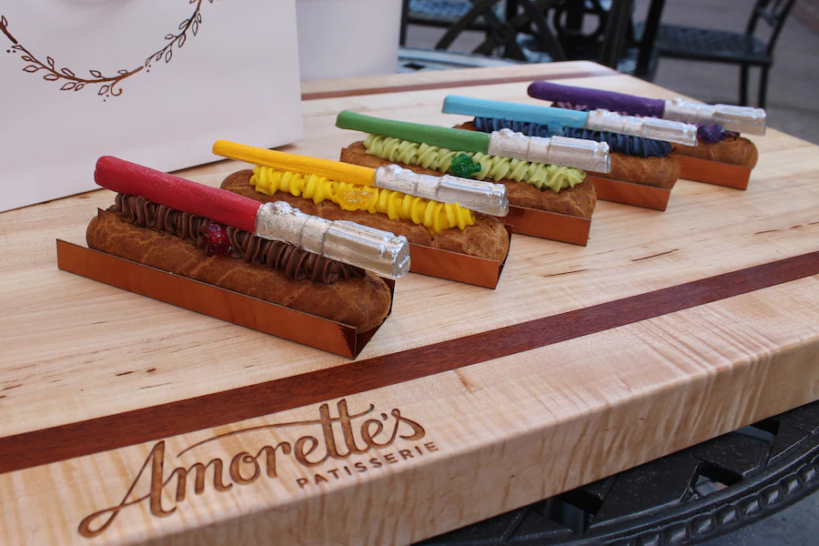 star-wars-lightsaber-eclairs