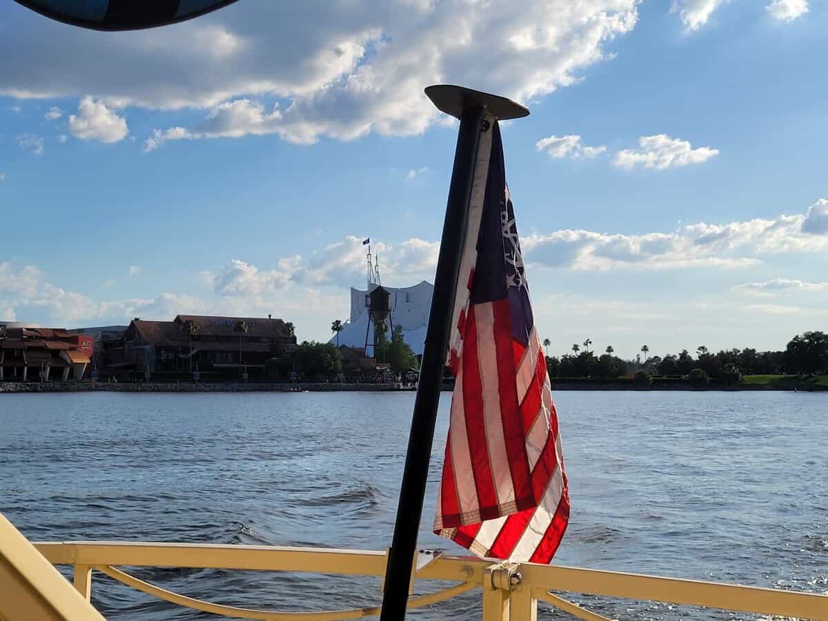 sassagoula-river-boat-flag