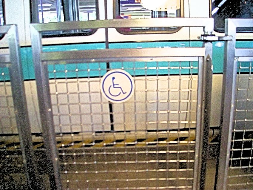 disney-monorail-accessibility