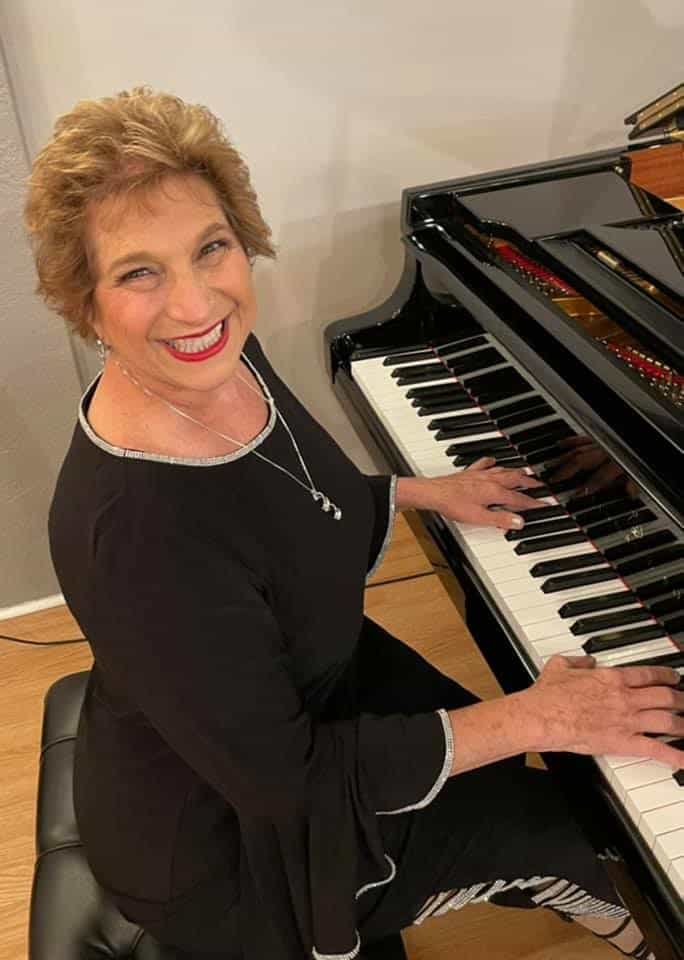 carol-stein-piano-lady