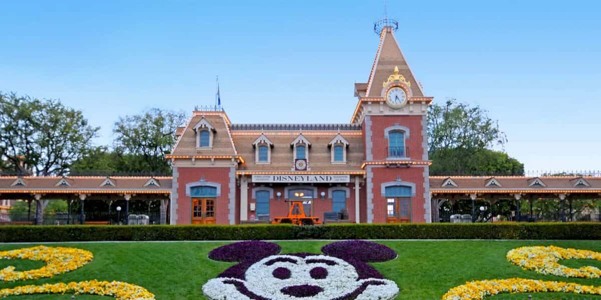 disneyland california entrance