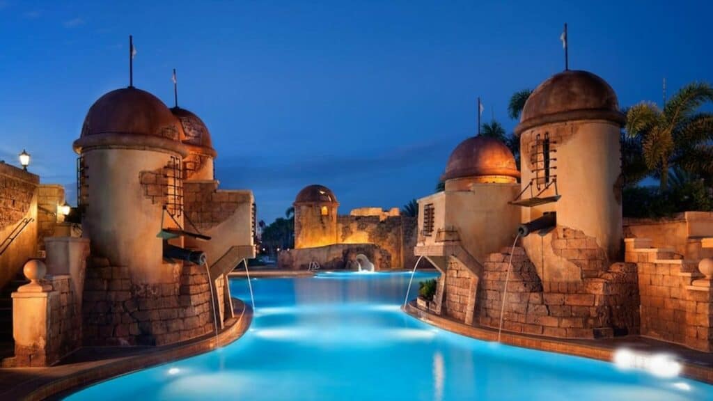 Disney-caribbean-beach-resort-pool
