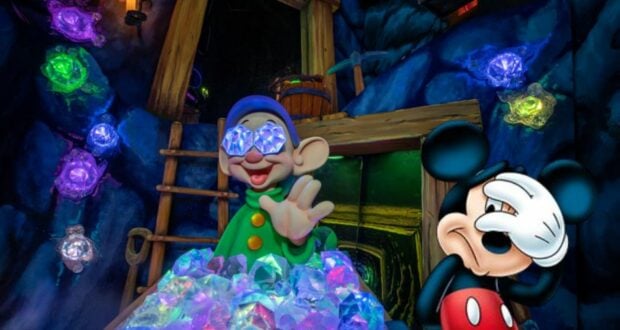 disney-guest-attempts-to-steal-money