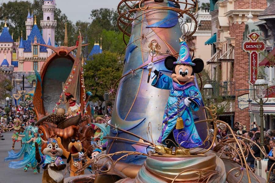 magic-happens-disneyland