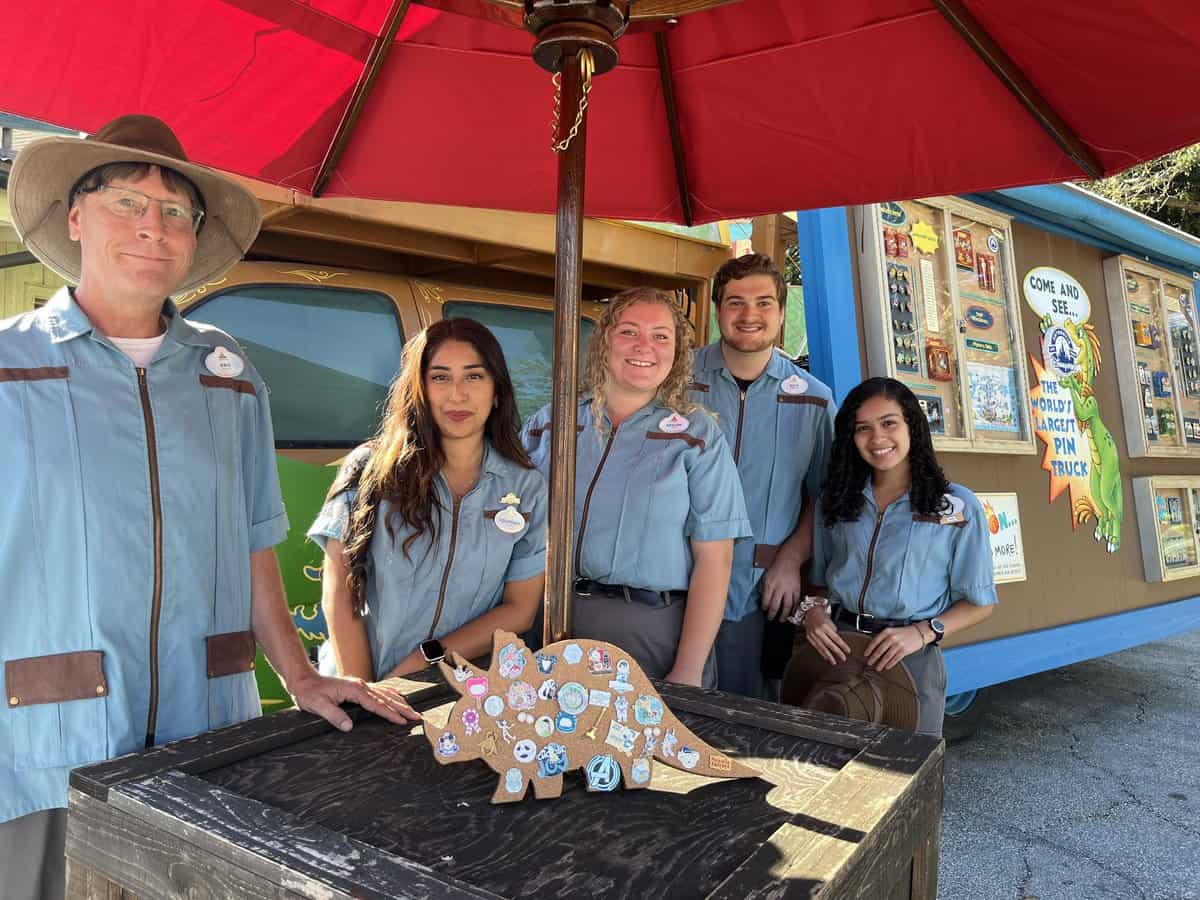 DinoLand U.S.A. Pin Truck