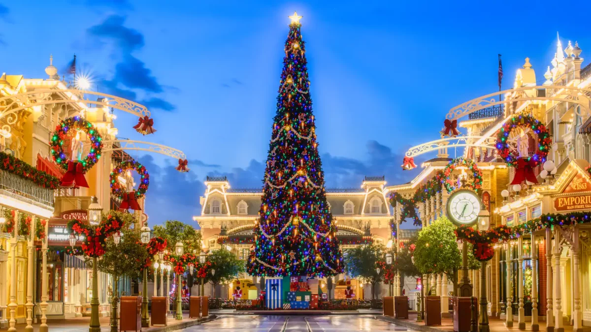 magic-kingdom-christmas