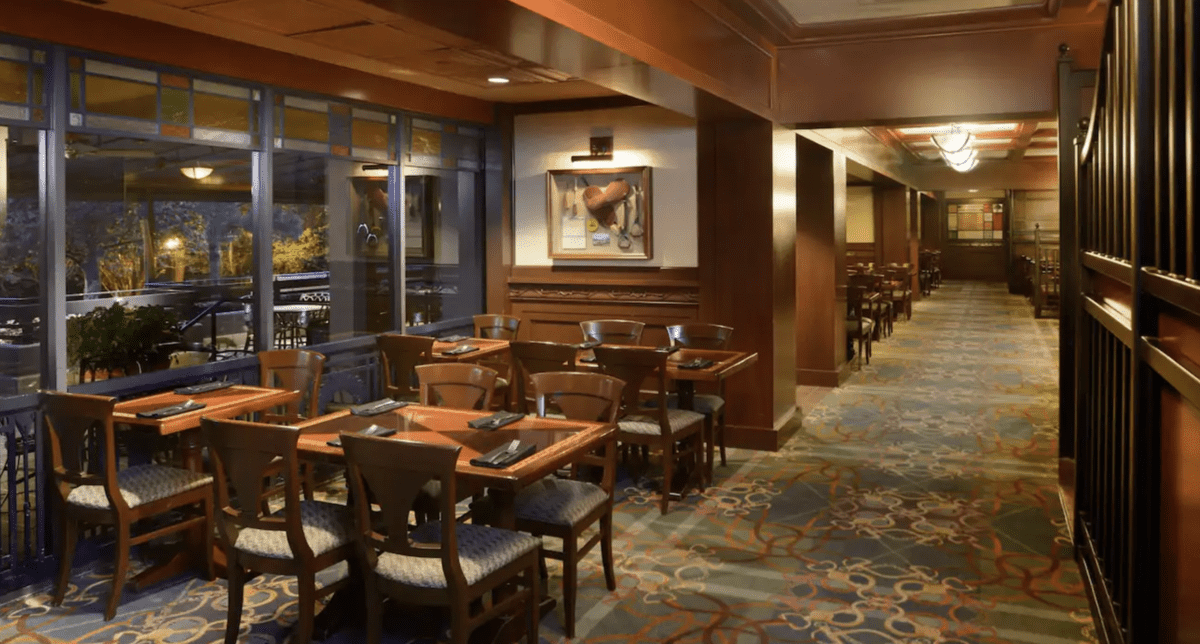 the-turf-club-bar-and-grill