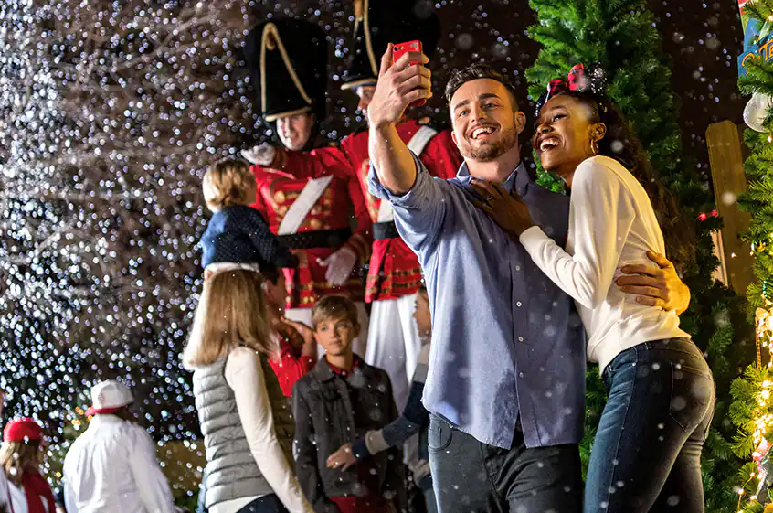 disney-springs-yuletide-entertainment