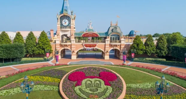 Shanghai Disneyland entrance