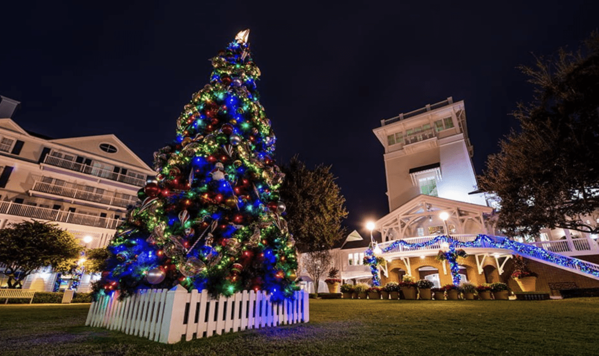 disneys-boardwalk-lawn