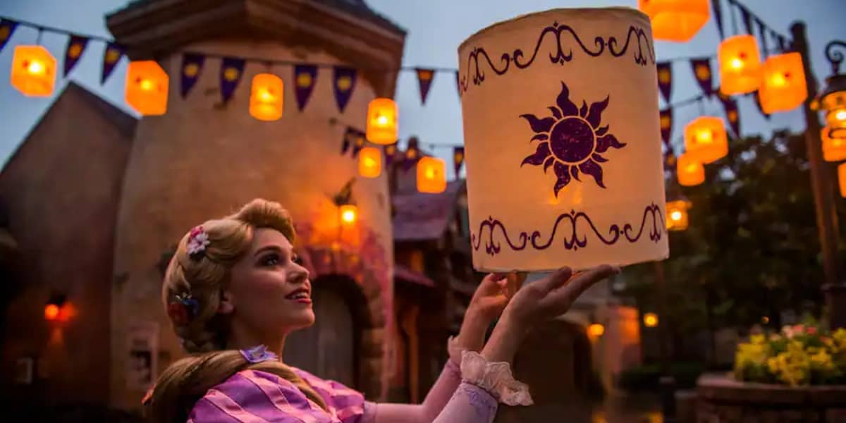rapunzel tangled bathrooms lanterns photo op