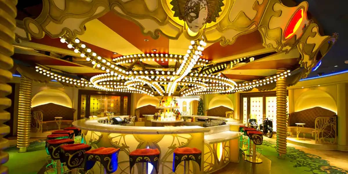 la piazza disney fantasy
