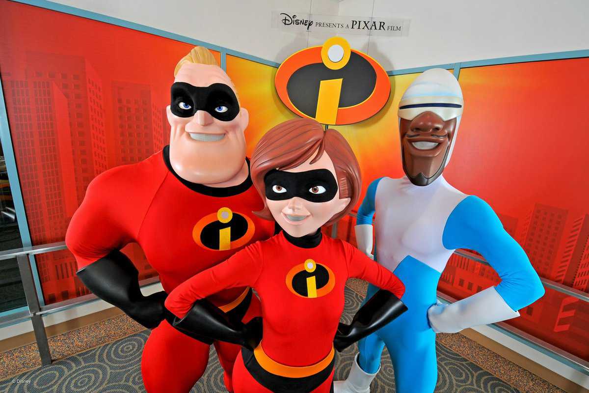 Mr and Mrs Incredible and Frozone at Walt Disney World