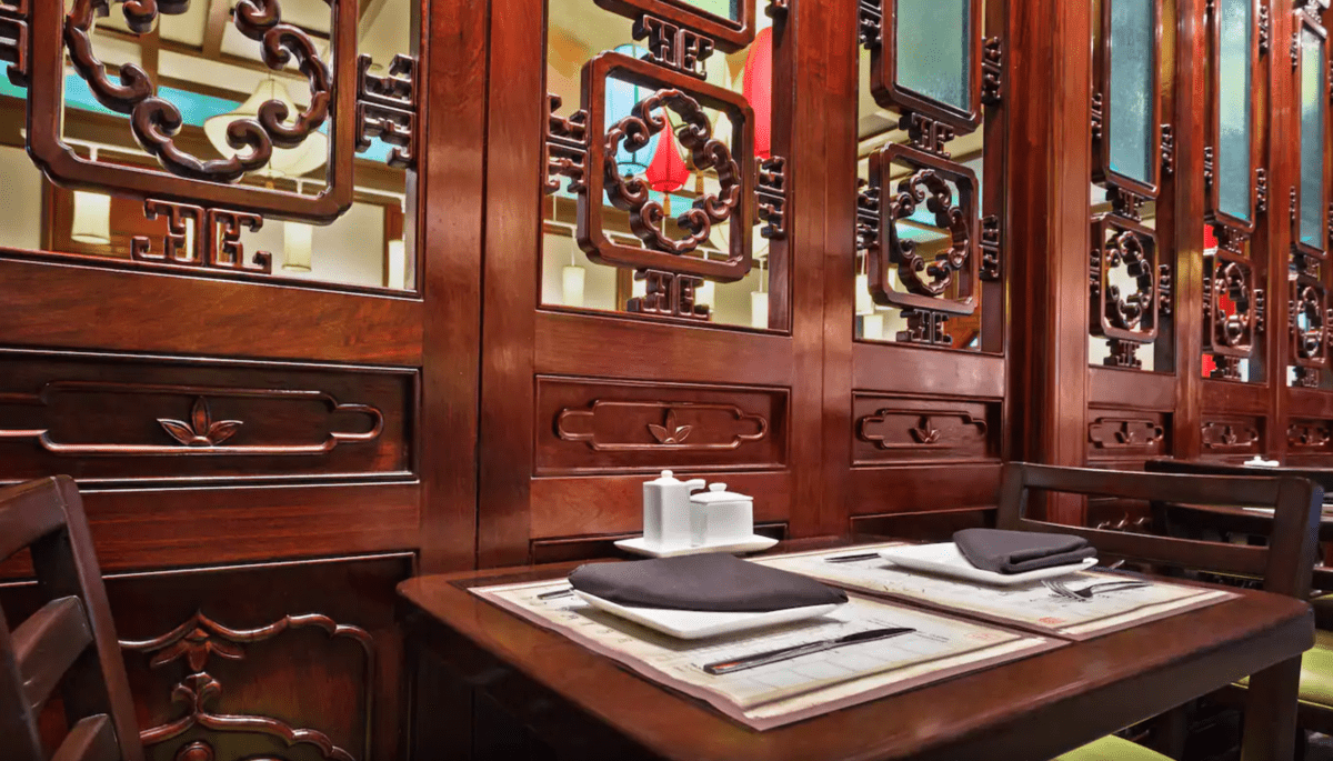 Nine Dragons Restaurant Tables