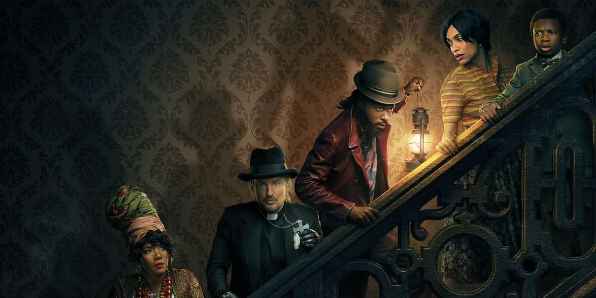 Haunted Mansion (2023) cast on staircase