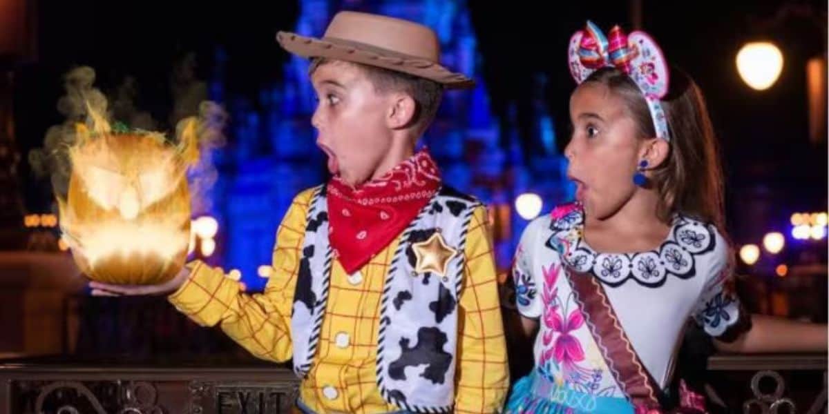 Mickey's not so scary halloween party photo op