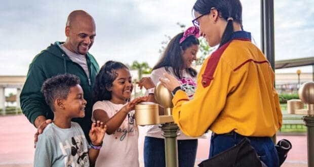 Disney Guests magicband entrance