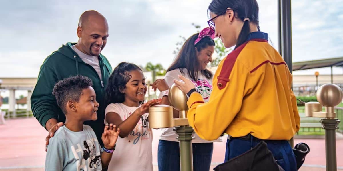 Disney Guests magicband entrance