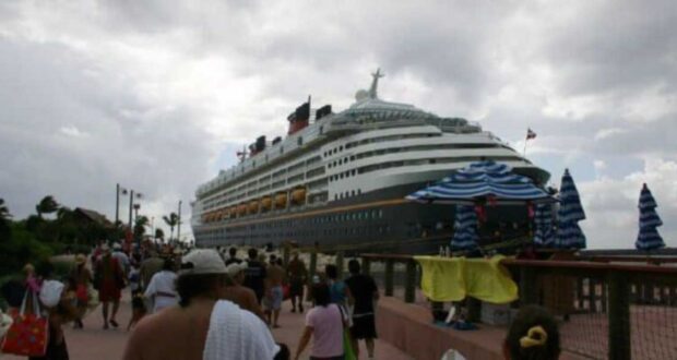 People going to Disney Cruise Line