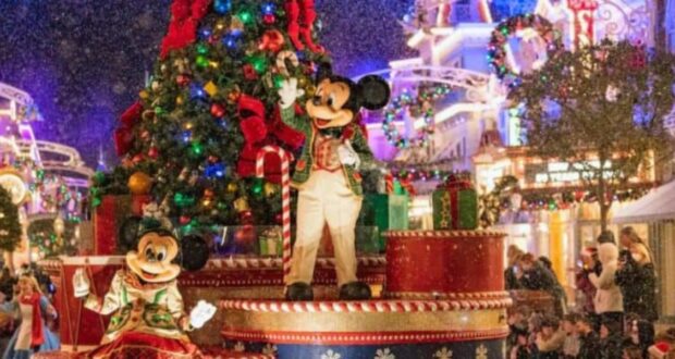 Mickey and Minnie Disney Christmas