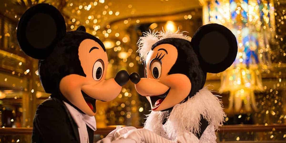 Mickey and Minnie Kiss for New year