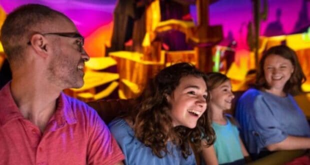 Disney Guests Debate Unfriendly Cast Members