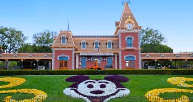 disneyland entrance