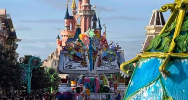 A Million Splashes of Colour at Disneyland Paris