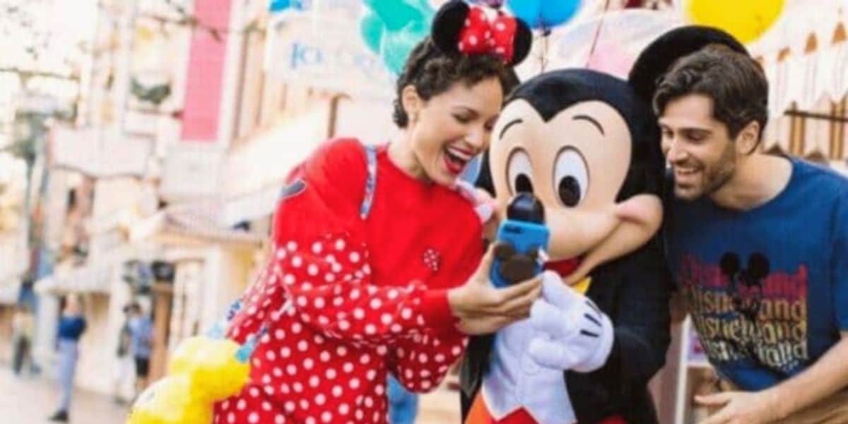 Disneyland Resort Guest