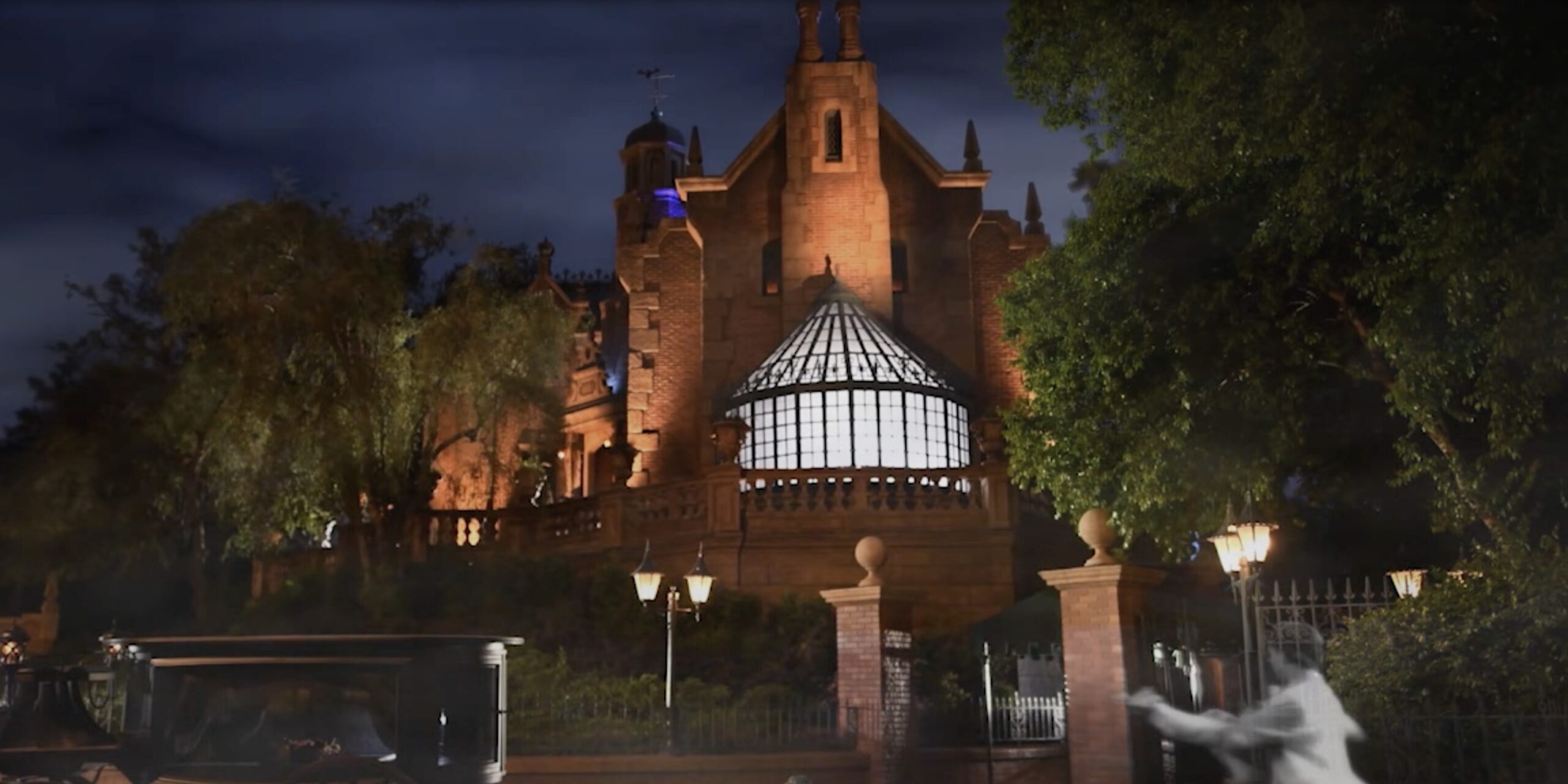 The outside of The Haunted Mansion in the Magic Kingdom at Walt Disney World