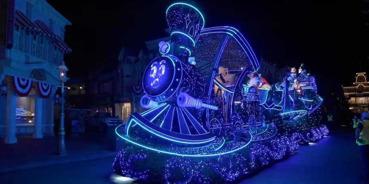 Whimsy the train in Disney Starlight: Dream the Night Away