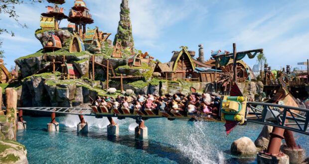 A roller coaster in Isle of Berk at Epic Universe