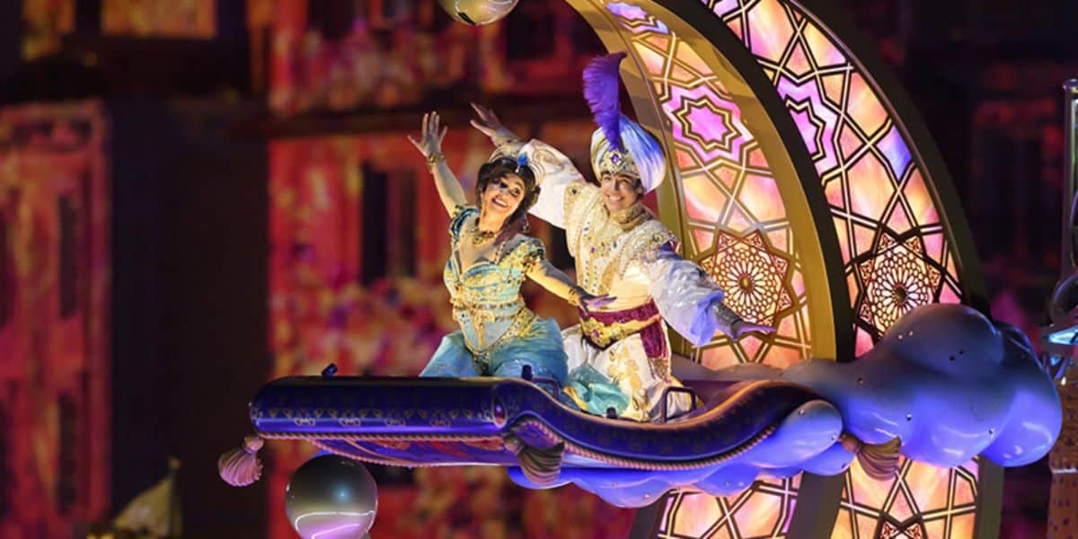 Princess Jasmine and Aladdin at night in Believe! Sea of Dreams