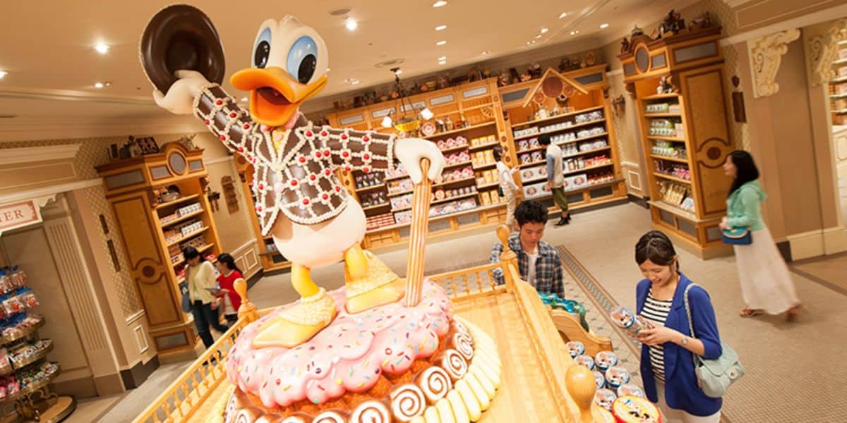 Donald Duck statue in World Bazaar Confectionery
