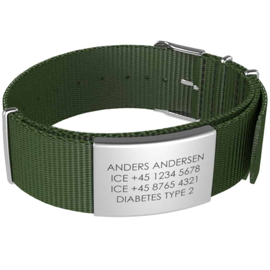 DJUVA Hit komplet armbånd: Grønt nylon ID-armbånd med indgraveret sølvnavneplade, perfekt til medicinsk information.