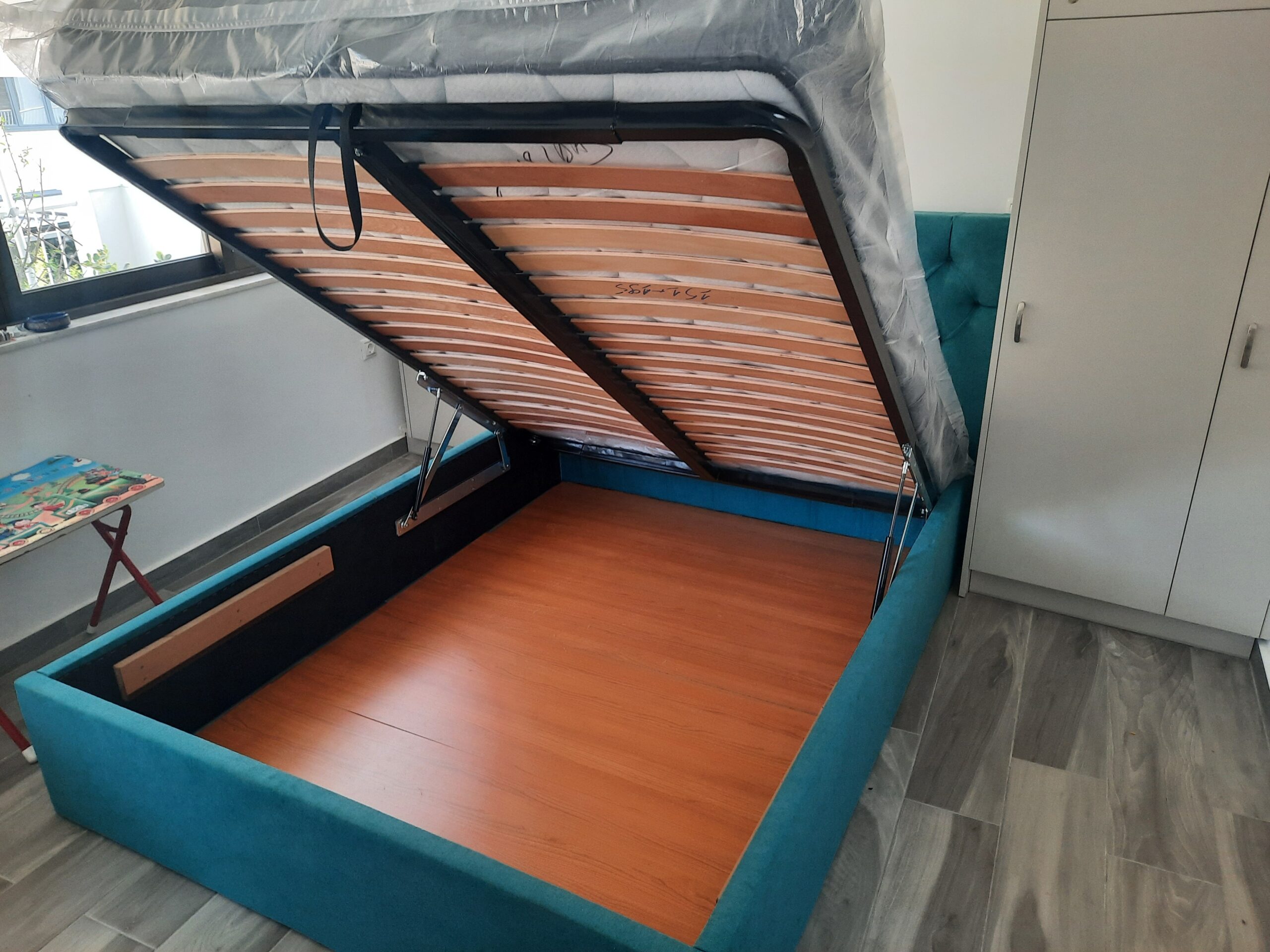 Ν63Α Κρεβάτι ντυμένο με αποθηκευτικό χώρο - Image 6