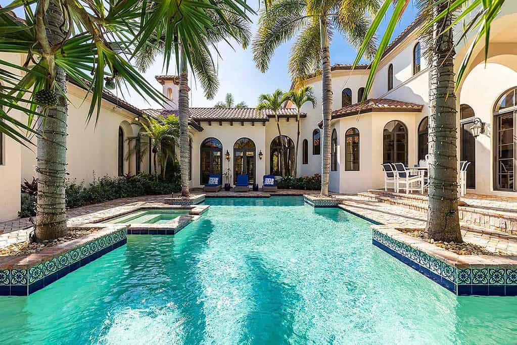 Houston Pool Builder-Trending Design