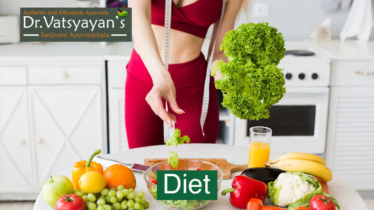 Fresh green lettuce for healthy diet and Ayurvedic detox, emphasizing natural wellness.