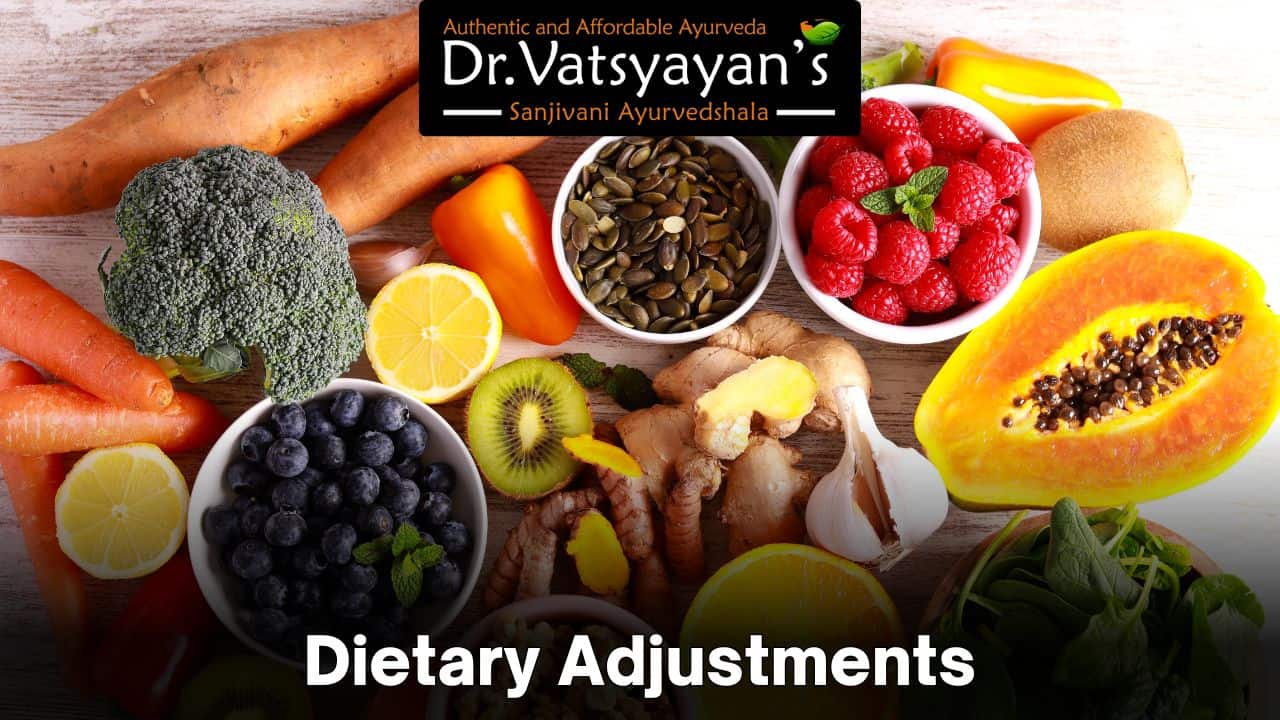 काम करते हुए खाने से, हमें क्यों नहीं मिलता असली पोषण? जानिए आयुर्वेद से