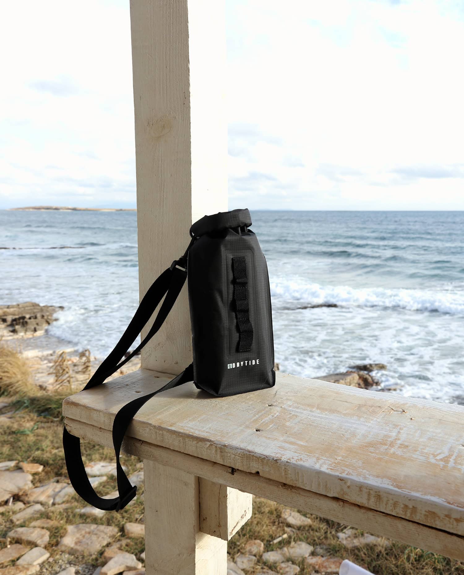Flat 2L dry bag by the sea
