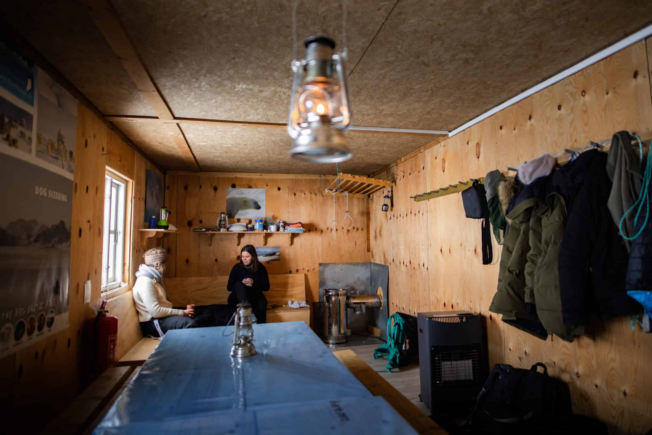 Cozy afternoon in the huts after exploring the area. Photo by Aningaaq Rosing Carlsen - Visit Greenland