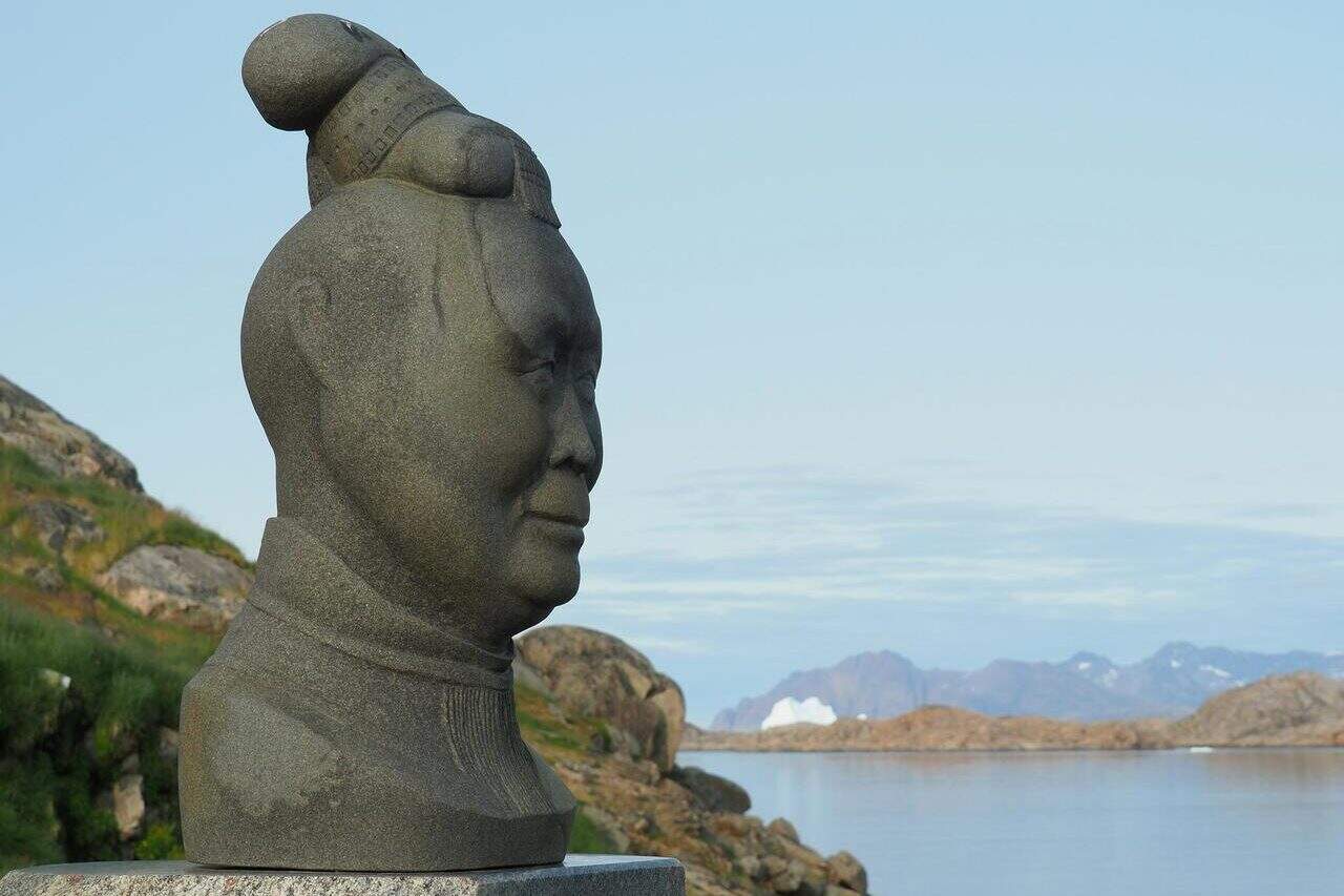 Drum Dance Statue of 'Milka Miilikka Kuitse' in Kulusuk