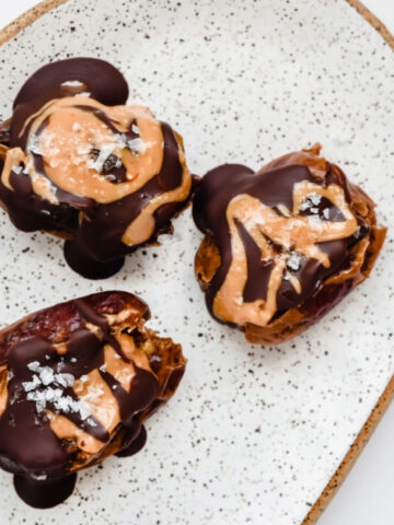 These healthy snicker dates are what dreams are made of. They're easy, healthy and balanced and make for the perfect treat!