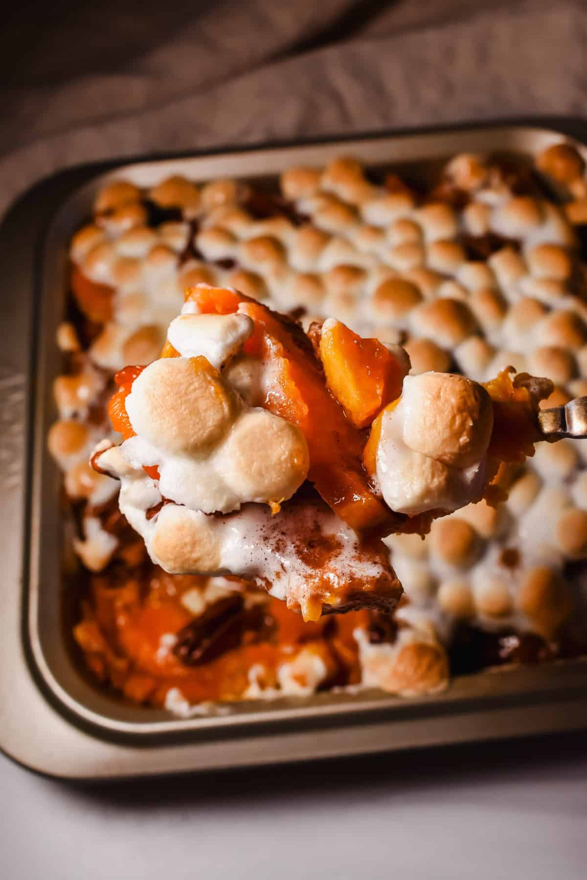 this is another side view close up of a scoop. 