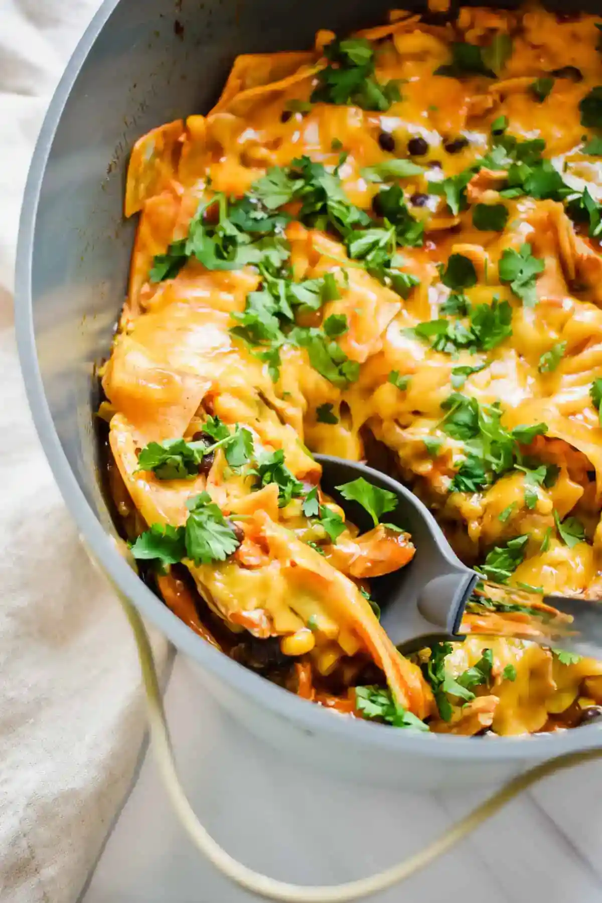 Easy & Healthy slow Cooker Chicken Enchiladas