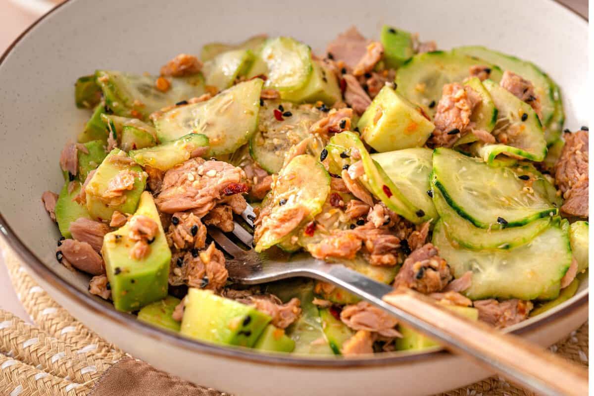 Sideview picture of finished tuna cucumber salad.